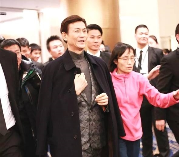 88401EF8CDECC07D8901ABD1B34D3857E1172EBA_size125_w900_h1300_副本.jpg